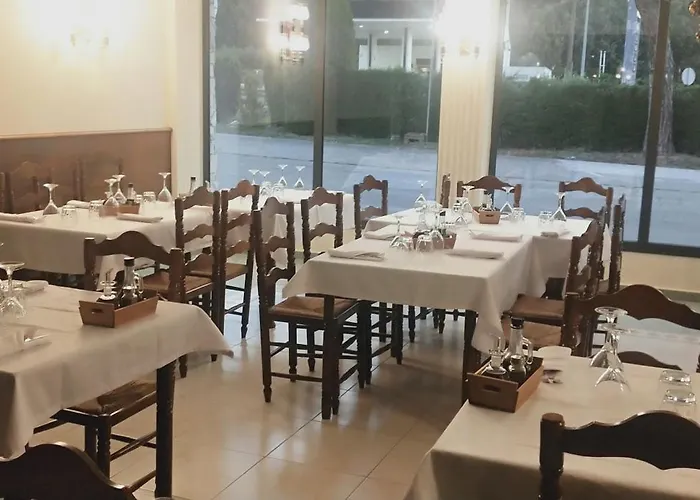 Restaurant Sant Marcal בית הארחה *